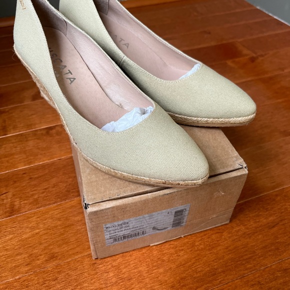 Various Sizes Viscata Roses Espadrille Beige Canvas Wedge Pumps - Picture 5 of 10